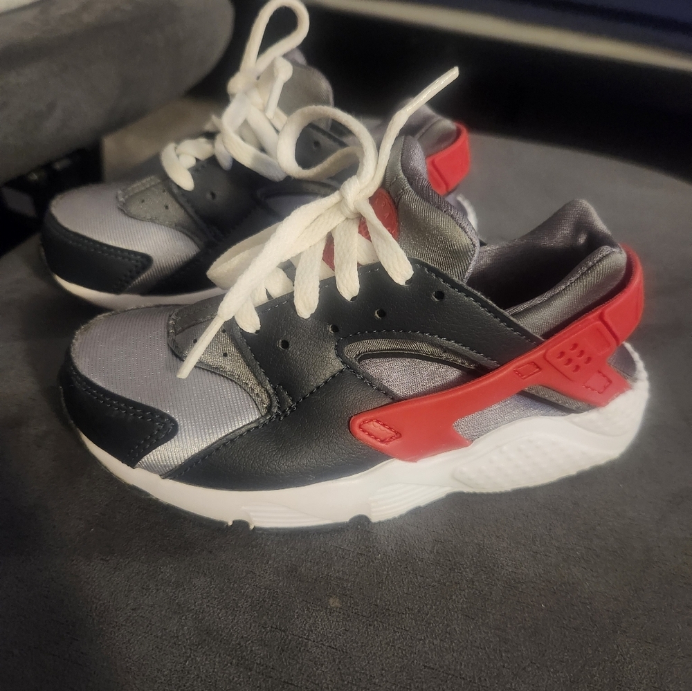 NIKE Huarache Run